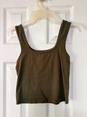 Classic Scoop Neck Crop Tank Top - Olive Green